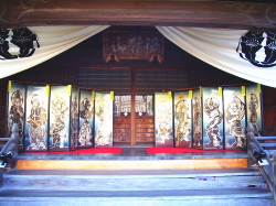 寺での展示風景